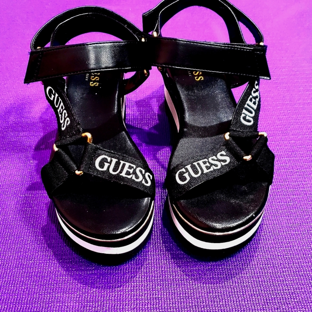 GUESS Black/White Trim Wedge Sandals - Size 5.5